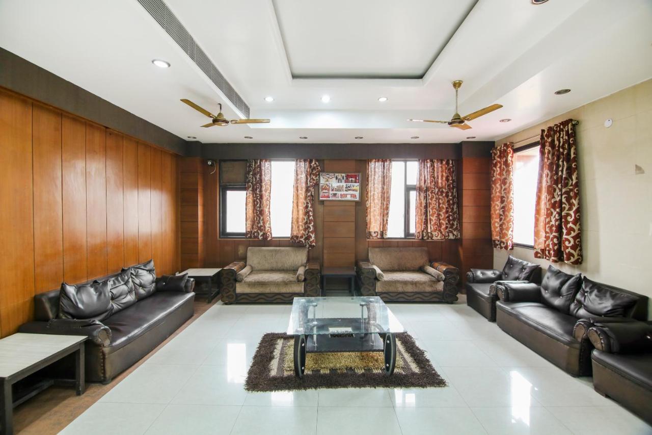Capital O 68148 Hotel Shree Jee Palace Ghaziabad Exterior photo